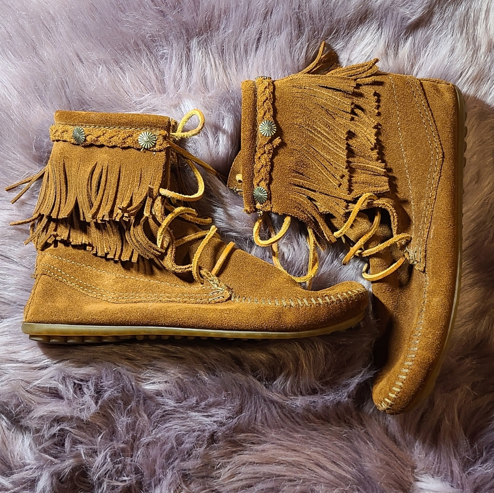 Minnetonka Size 7 Women Boots
